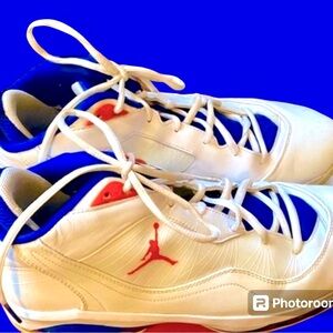 Men’s NIKE Air Jordan Melo Basketball Shoes 469786-106n S 12 Great Condition.